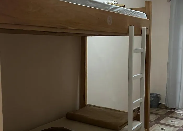 Hostel The Secret Garden Tirana